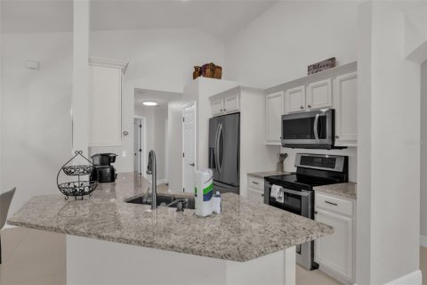 House in Kissimmee, Florida 4 bedrooms, 143.91 sq.m. № 2117270 - photo 14