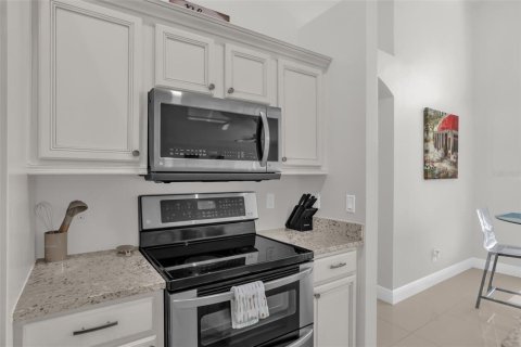 House in Kissimmee, Florida 4 bedrooms, 143.91 sq.m. № 2117270 - photo 13