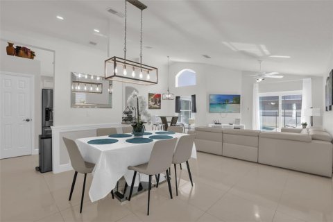 House in Kissimmee, Florida 4 bedrooms, 143.91 sq.m. № 2117270 - photo 6