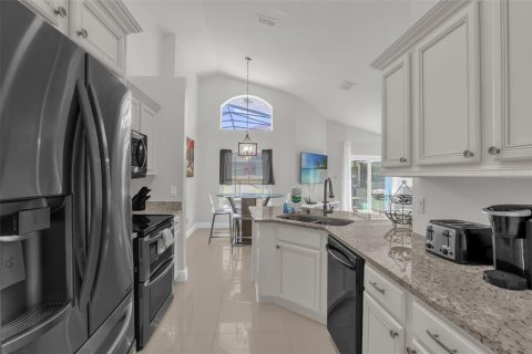 House in Kissimmee, Florida 4 bedrooms, 143.91 sq.m. № 2117270 - photo 10