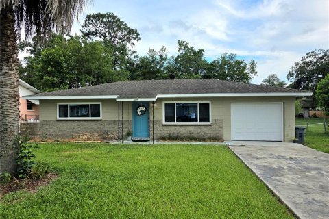 House in Dunnellon, Florida 2 bedrooms, 106.74 sq.m. № 2217796