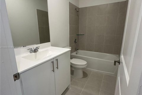 Adosado en alquiler en Homestead, Florida, 3 dormitorios № 1946066 - foto 17