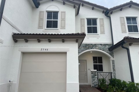 Adosado en alquiler en Homestead, Florida, 3 dormitorios № 1946066 - foto 1