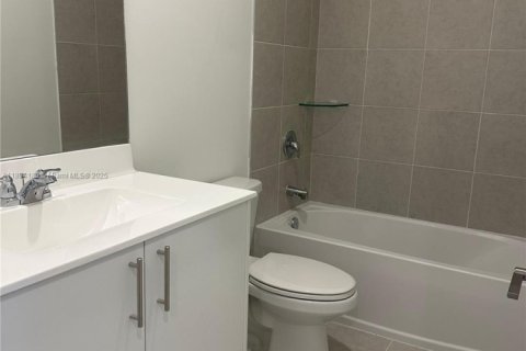 Adosado en alquiler en Homestead, Florida, 3 dormitorios № 1946066 - foto 18