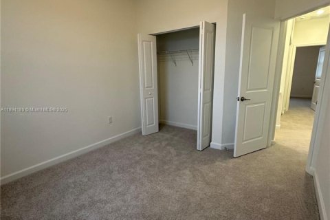 Adosado en alquiler en Homestead, Florida, 3 dormitorios № 1946066 - foto 13