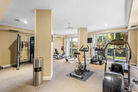 Condo in West Palm Beach, Florida, 2 bedrooms  № 856042 - photo 1