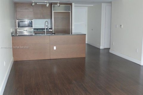 Condo in Miami, Florida, 1 bedroom № 2153313 - photo 3