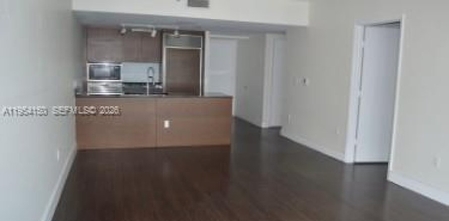 Condo in Miami, Florida, 1 bedroom № 2153313