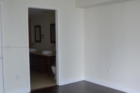 Condo in Miami, Florida, 1 bedroom № 2153313 - photo 7