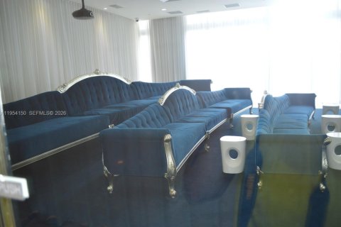 Condo in Miami, Florida, 1 bedroom № 2153313 - photo 13