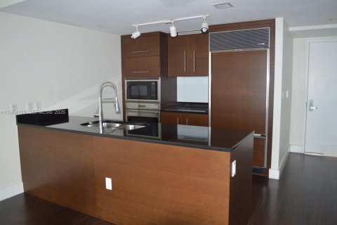 Condo in Miami, Florida, 1 bedroom № 2153313 - photo 4