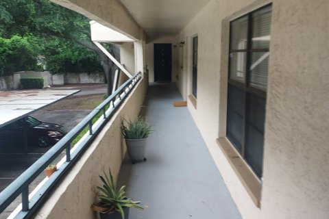 Condo in Tampa, Florida, 1 bedroom  № 2156293 - photo 2