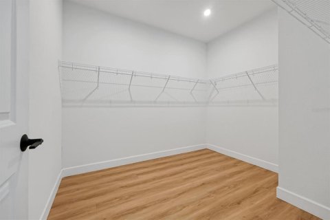 House in Winter Park, Florida 4 bedrooms, 204.01 sq.m. № 2147495 - photo 22