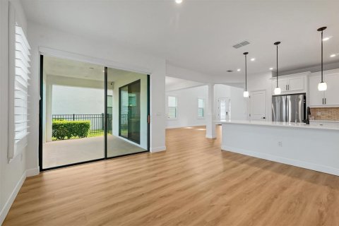 House in Winter Park, Florida 4 bedrooms, 204.01 sq.m. № 2147495 - photo 11