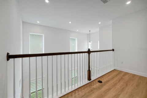 House in Winter Park, Florida 4 bedrooms, 204.01 sq.m. № 2147495 - photo 14