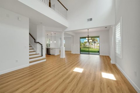 House in Winter Park, Florida 4 bedrooms, 204.01 sq.m. № 2147495 - photo 4
