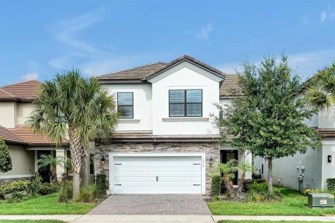 House in Winter Park, Florida 4 bedrooms, 204.01 sq.m. № 2147495