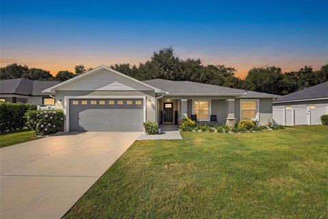 Villa ou maison à Auburndale, Floride 4 chambres, 178.47 m2 № 2437134