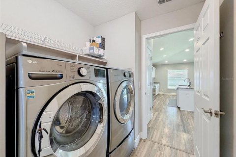 Villa ou maison à vendre à Auburndale, Floride: 4 chambres, 178.47 m2 № 2437134 - photo 22