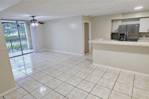 Condo in West Palm Beach, Florida, 2 bedrooms  № 2177584 - photo 6