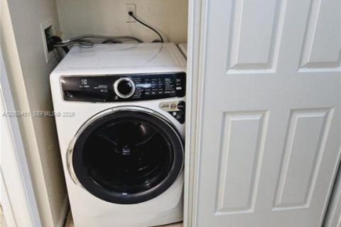 Condo in West Palm Beach, Florida, 2 bedrooms  № 2177584 - photo 22