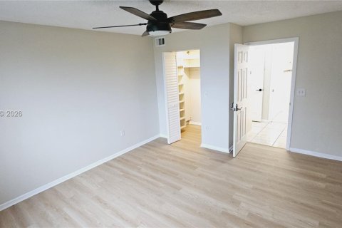 Condo in West Palm Beach, Florida, 2 bedrooms  № 2177584 - photo 10