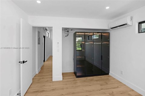 Appartement à louer à Miami Beach, Floride: 1 chambre, 400.87 m2 № 1925835 - photo 9