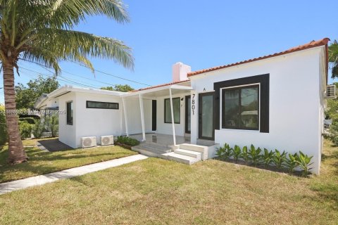 Apartment in Miami Beach, Florida 1 bedroom, 400.87 sq.m. № 1925835 - photo 2