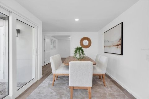 Villa ou maison à vendre à Saint Pete Beach, Floride: 2 chambres, 136.94 m2 № 2221239 - photo 18
