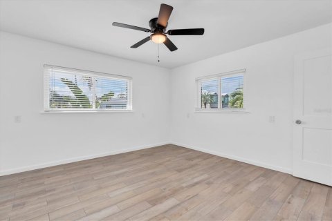 Villa ou maison à vendre à Saint Pete Beach, Floride: 2 chambres, 136.94 m2 № 2221239 - photo 22