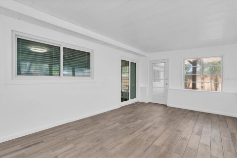 Villa ou maison à vendre à Saint Pete Beach, Floride: 2 chambres, 136.94 m2 № 2221239 - photo 21