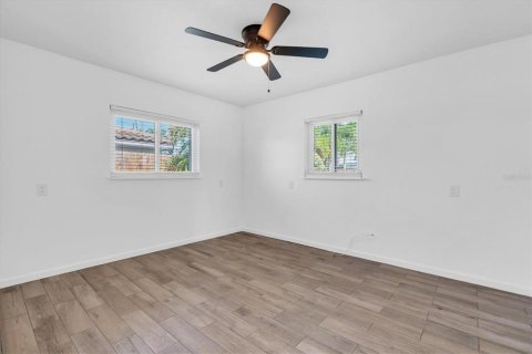 Villa ou maison à vendre à Saint Pete Beach, Floride: 2 chambres, 136.94 m2 № 2221239 - photo 26
