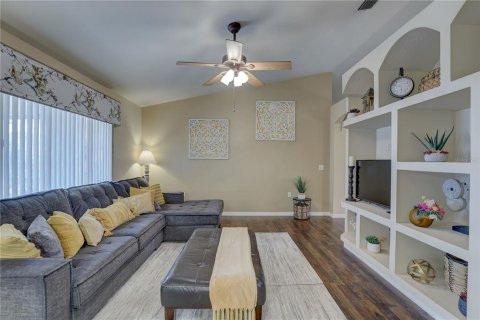 House in Riverview, Florida 5 bedrooms, 197.42 sq.m. № 1659610 - photo 9