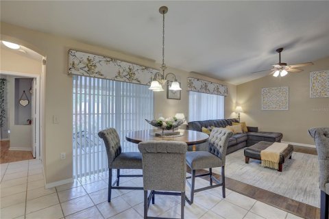 House in Riverview, Florida 5 bedrooms, 197.42 sq.m. № 1659610 - photo 10