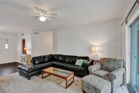 Condominio en venta en Fort Lauderdale, Florida, 2 dormitorios, 89.74 m2 № 2082740 - foto 15