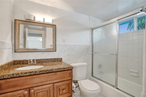 Condominio en venta en Fort Lauderdale, Florida, 2 dormitorios, 89.74 m2 № 2082740 - foto 25
