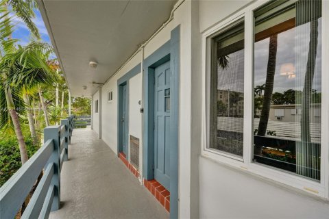 Condominio en venta en Fort Lauderdale, Florida, 2 dormitorios, 89.74 m2 № 2082740 - foto 3