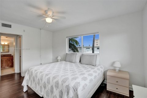 Condominio en venta en Fort Lauderdale, Florida, 2 dormitorios, 89.74 m2 № 2082740 - foto 21