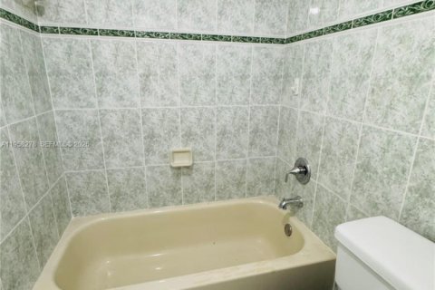 Copropriété à louer à Miami, Floride: 2 chambres, 83.61 m2 № 2017756 - photo 15