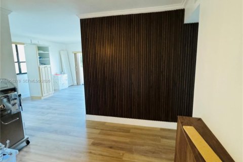 Copropriété à louer à Miami, Floride: 2 chambres, 83.61 m2 № 2017756 - photo 6
