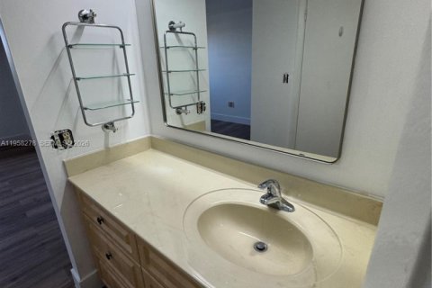 Copropriété à louer à Miami, Floride: 2 chambres, 83.61 m2 № 2017756 - photo 18