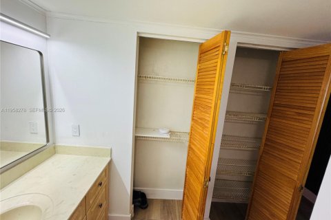Copropriété à louer à Miami, Floride: 2 chambres, 83.61 m2 № 2017756 - photo 16