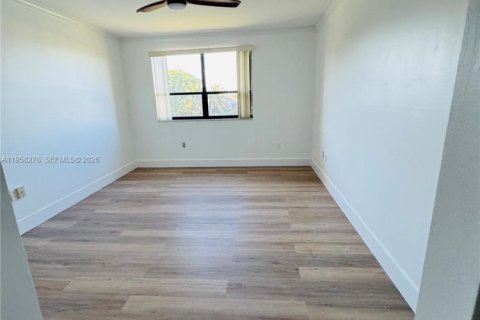 Copropriété à louer à Miami, Floride: 2 chambres, 83.61 m2 № 2017756 - photo 12