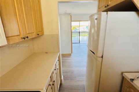 Copropriété à louer à Miami, Floride: 2 chambres, 83.61 m2 № 2017756 - photo 10