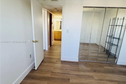 Copropriété à louer à Miami, Floride: 2 chambres, 83.61 m2 № 2017756 - photo 14