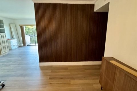 Copropriété à louer à Miami, Floride: 2 chambres, 83.61 m2 № 2017756 - photo 4