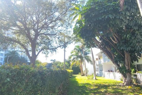 Снять в аренду кондоминиум в Норт-Майами, Флорида 2 спальни, 106м2, № 2003759 - фото 22