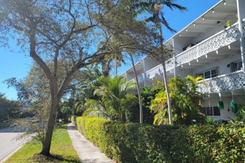 Снять в аренду кондоминиум в Норт-Майами, Флорида 2 спальни, 106м2, № 2003759 - фото 25