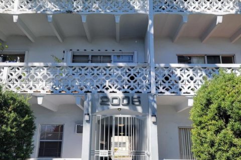 Снять в аренду кондоминиум в Норт-Майами, Флорида 2 спальни, 106м2, № 2003759 - фото 28