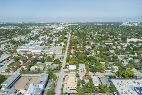 Купить таунхаус в Окленд-Парк, Флорида 3 спальни, № 2047961 - фото 15